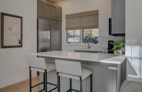 Mineral Bluff Cottage | Golf and Riverfront Cottage | King Bed | Group Availability