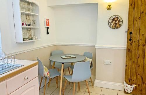 Combs House | Golf Cottage