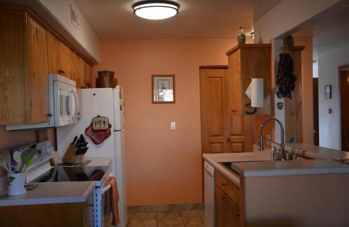 Moab South Valley Apartment | Golf course condo in Moab