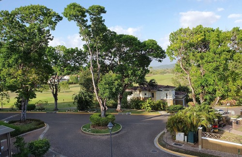 Rousseau Apartment | Golf Course