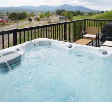 Post Falls House | Golf Getaway, Hot Tub, EV Charger, New 2025 Build