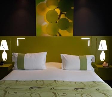 Levernois Hotel | Golf Hotel Colvert - Room Service Disponible