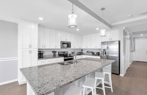 Biggar Condo | Golf included! Fabulous golf, lake, & sunset views. Walk to the resort pools.