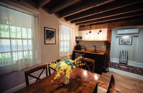 Shawnee On Delaware House | Golf & Nature Retreat | Picturesque Stay for Outdoor Enthusiasts