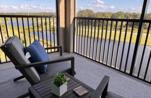Braden River Condo | Golf, Pools, Shops in highly Desired Lakewood National Golf Club