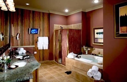 Hamburg Hotel | Golf, Spa, Swim & Ski at Grand Cascades Crystal Springs Resort