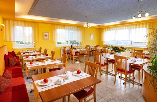 Burgauberg-Neudauberg House | Golf & Thermenland Sonnenpension Frühstückshotel Burgauberg Stegersbach