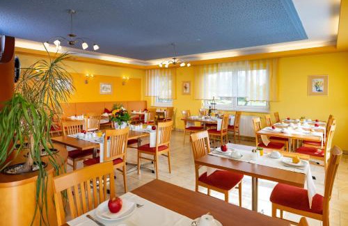 Burgauberg-Neudauberg House | Golf & Thermenland Sonnenpension Frühstückshotel Burgauberg Stegersbach