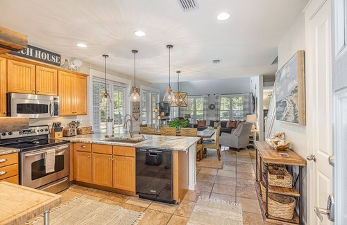 Laurel Grove House | GolfCourseView~6 Person GolfCart~HeatedPool*~Hot tub~FREE GOLF+Pet considered
