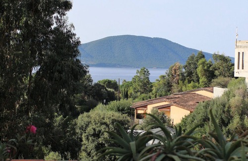 Residences du Golfe de Lava House | Golfe De Lava Appietto: Small house 250 meters from the sea.