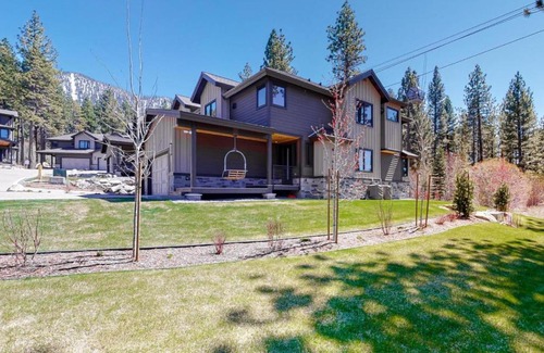 South Lake Tahoe Villa | Gondola Vista Luxury Villas by Ski Heavenly & Beaches