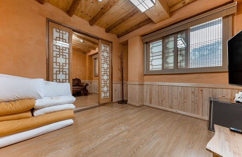 Gongju Hotel | Gongju Choi Hanok Hotel