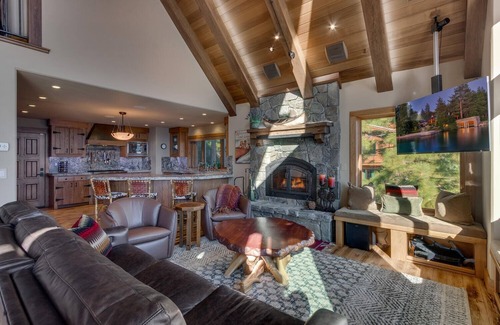 Crystal Bay House | Gonowabie Lodge - Crystal Bay Lakefront - TLUXP