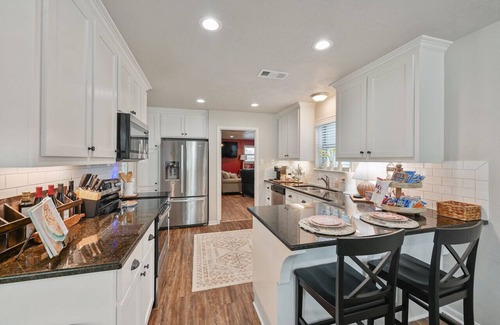La Brisa House | Good Bull Getaway~Aggieland Vacation Rentals