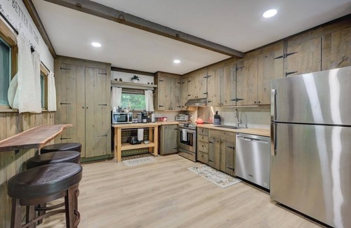 Cranmore Birches Ski Chalet | Good Friday Chalet - Walk to Village + Cranmore Mt