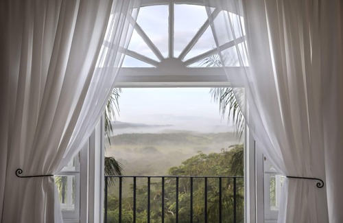 Windsor Villa | Good Hope Coach House, historic cut stone house with modern amenities