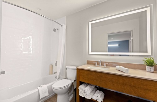 Agoura Hills Hotel | Good Nite Inn - Calabasas