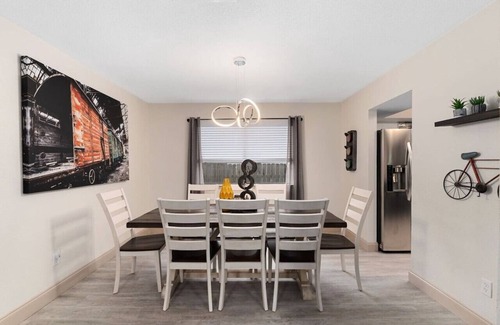 Milwood House | 'Good Vibes Roll' Pet-friendly! Near Domain!