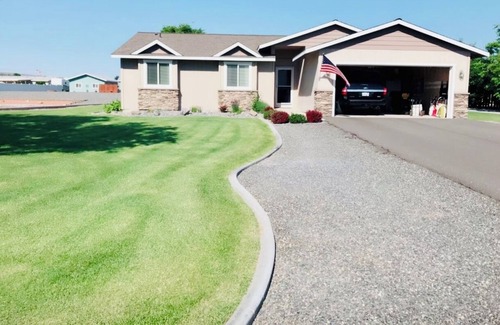 Desert Aire House | Gorge concerts, hot tub, golf, boating & pool