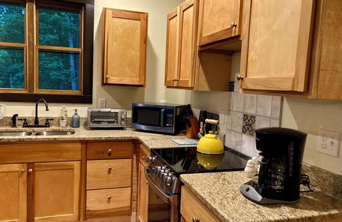 Woodfin Apartment | Gorgeous 1-bedroom mountain apartment in Asheville AC, WiFi, nature & beauty