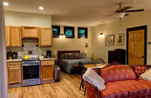Woodfin Apartment | Gorgeous 1-bedroom mountain apartment in Asheville AC, WiFi, nature & beauty
