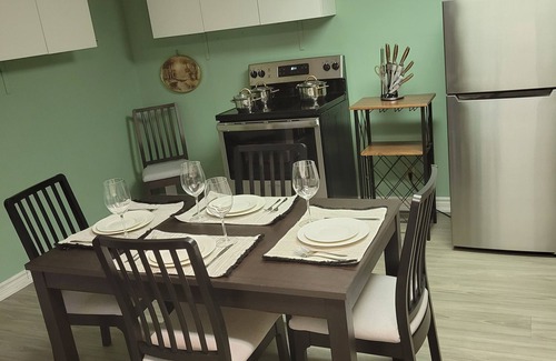 Selwyn Cottage | Gorgeous 2-bdr apartment close to lake with kids playground