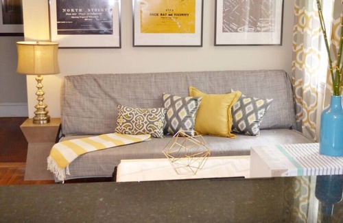 North End Apartment | Gorgeous 2 bds- Best North End location w parking