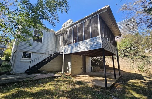 Home Park House | Gorgeous 2BR Home with Backyard