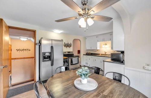 Green Bay House | Gorgeous 3 bedroom home, minutes from Lambeau!