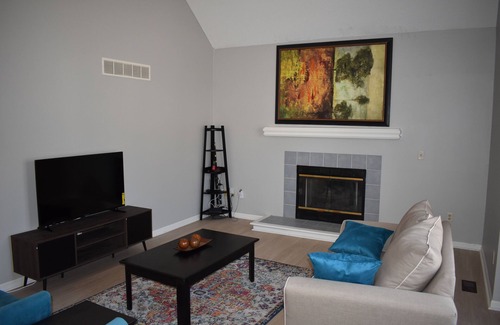 Waldron House | Gorgeous 3 Bedrooms with 3 baths by Zona Rosa