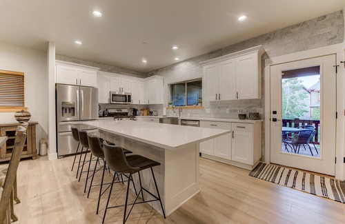 South Snyderville Basin House | Gorgeous 4 Bedroom Bear Hollow Village