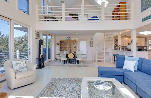 Wellfleet House | Gorgeous 4BR/3BA Wellfleet Cove-view home with Amazing Sunsets and Bay Views