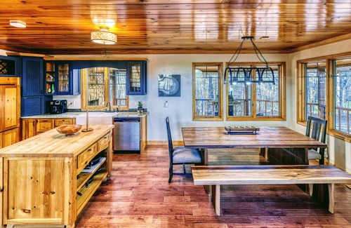 Mineral Bluff Cabin | 🌟Gorgeous 6BR Cabin w/Spa, Firepit & Mountain View ⛰