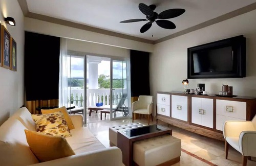 Lucea Apartment | Gorgeous All Inclusive Resort for up to 6
