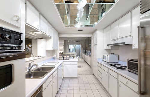 St. Elmo Improvement League Condo | Gorgeous all-original mid-century private golf course
