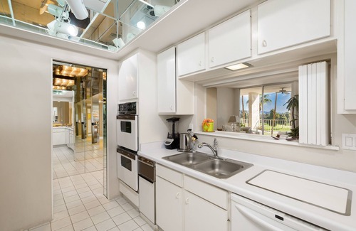 St. Elmo Improvement League Condo | Gorgeous all-original mid-century private golf course