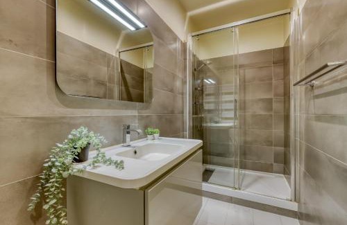 Quartier Saint-Georges Apartment | Gorgeous and large flat in the heart of Paris 09
