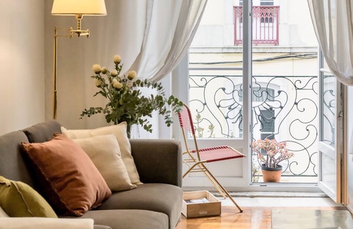 Lisbon Old Town Apartment | Gorgeous Apartment in Fabulous Location