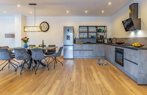 Snasici Apartment | Gorgeous apartment in Labin with WiFi