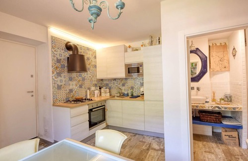 Sori Apartment | Gorgeous apartment in Sori with WiFi