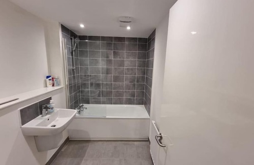 East End Apartment | Gorgeous Apartment in the Town by AP Management.
