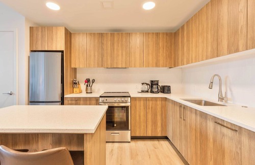Fenway–Kenmore Apartment | Gorgeous Apt with Kitchen
