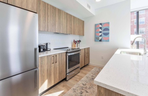 West Fens Apartment | Gorgeous Apt with Kitchen