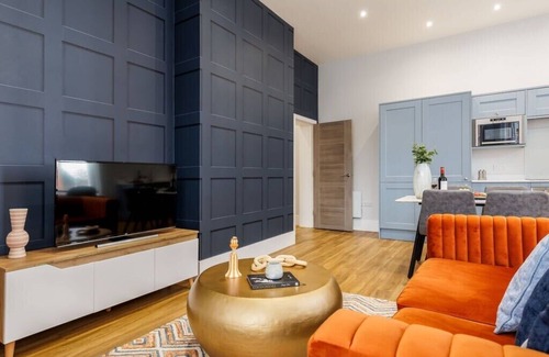 West Cliff Apartment | Gorgeous Beach-Front 2-Bed Apt w/Free Gym & PKG