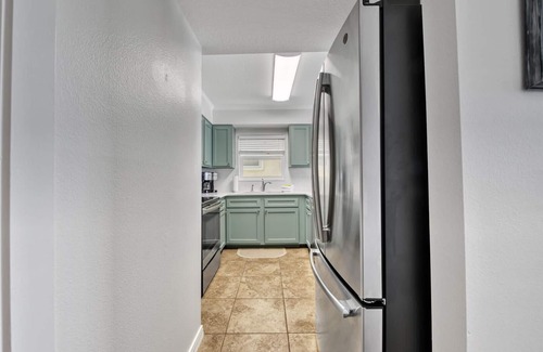 Seagrove Beach House | *Gorgeous* Beachfront with Easy Access Seagrove Condo, Sleeps 6