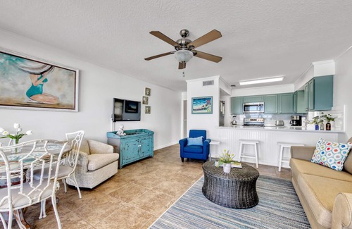 Seagrove Beach House | *Gorgeous* Beachfront with Easy Access Seagrove Condo, Sleeps 6