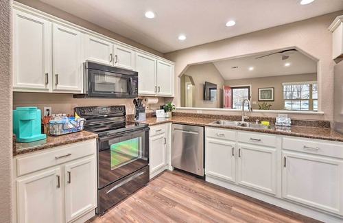 Bentonville House | Gorgeous Bentonville Vacation Rental!
