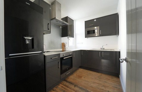 Merthyr Tydfil Apartment | Gorgeous, comfortable Apartment on the High Street