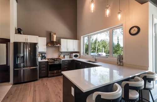 Kenora Cottage | Gorgeous Cottage on Black Sturgeon Lake - Kenora, Ontario