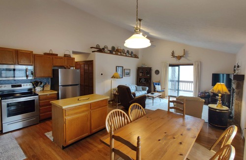 Maggie Valley House | Gorgeous Deck, 5 Star, Clean, Covered Patio, 2/2 with Central AC